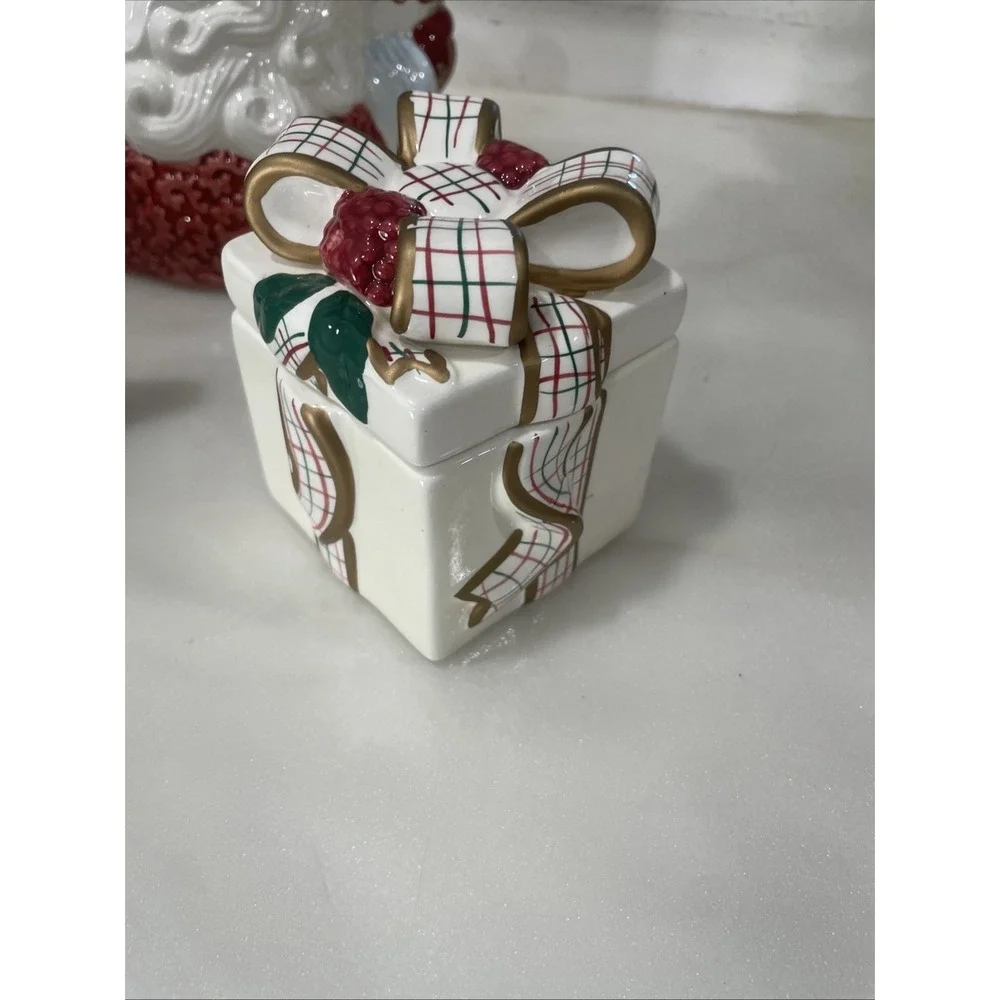 Full Set Avon St Nicholas Teapot Old World Santa Christmas Figural Porcelain Lid